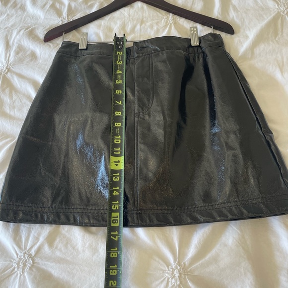 Faux leather mini skirt - Picture 4 of 6